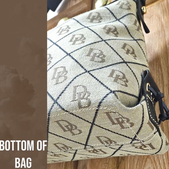 NWOT DOONEY & BOURKE MAXI QUILT SMALL EAST /WEST SLOUCH LEATHER STRAP PURSE - Picture 12 of 17